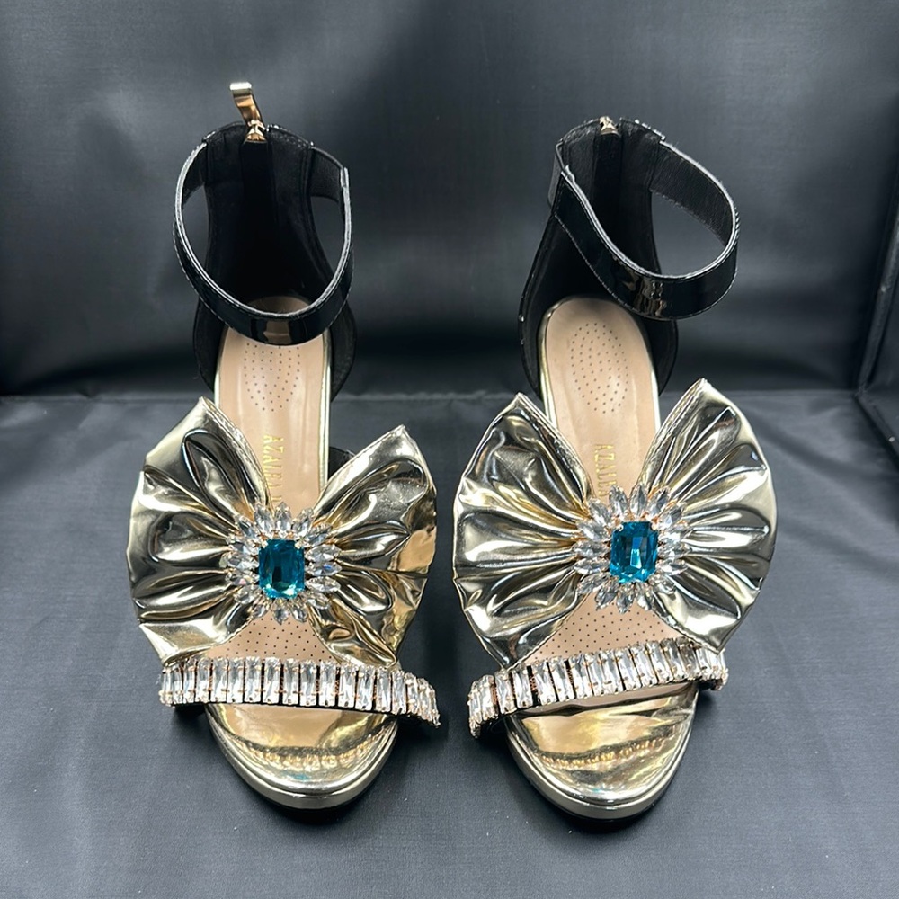 Elegant Gold and Black Women's Heels
